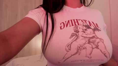 Snapshot of emilia_ghendle chatting on 12/24/24, 12:44 Emilia Big Boobs online show from 12/24/24, 12:44