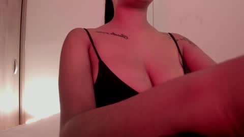 Snapshot of emilia_ghendle chatting on 01/27/25, 07:13 Emilia Big Boobs online show from 01/27/25, 07:13