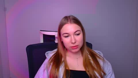 Emilia online show from 02/10/25, 09:14