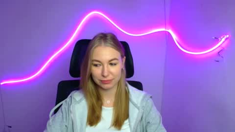 Emilia online show from 10/04/25, 03:37