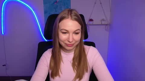 Emilia online show from 11/08/25, 06:46