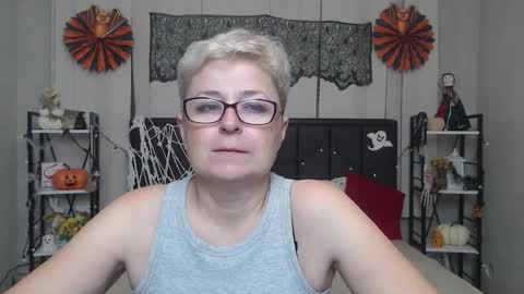 EmiliaGree online show from 10/25/25, 05:15