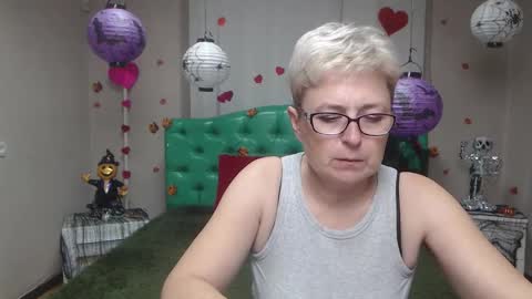 EmiliaGree online show from 11/01/25, 06:21