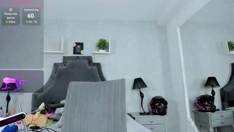 EmiliaRose online show from 10/20/25, 09:48