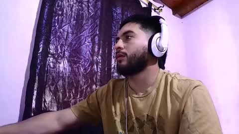 emilio39210 online show from 11/08/25, 04:29