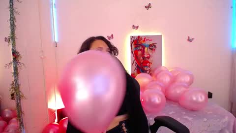 Emili Russo online show from 10/17/25, 08:00