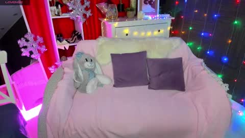 Snapshot of emiliyaqueen chatting on 12/21/24, 05:14 Emiliya online show from 12/21/24, 05:14