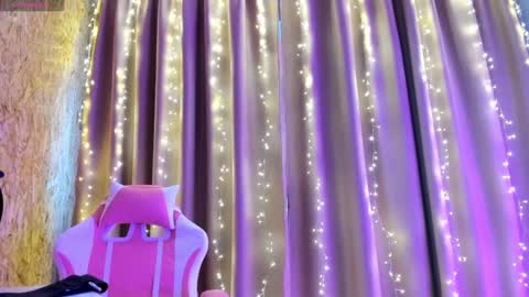 Snapshot of emiliyaqueen chatting on 02/22/25, 02:17 Emiliya online show from 02/22/25, 02:17