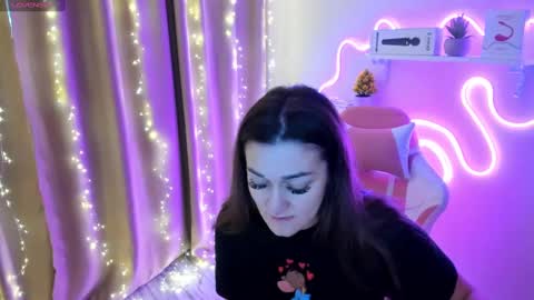 Snapshot of emiliyaqueen chatting on 02/24/25, 01:57 Emiliya online show from 02/24/25, 01:57