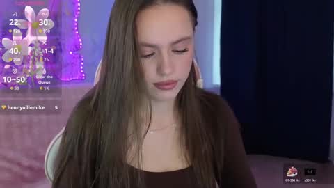 Snapshot of emillias_leo chatting on 09/29/25, 08:08 Emillias online show from 09/29/25, 08:08