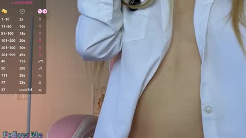 Snapshot of emilly___ chatting on 03/03/25, 02:26 Emilly online show from 03/03/25, 02:26