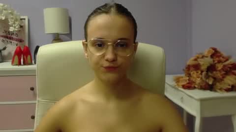 Snapshot of emilly_lust99 chatting on 12/06/24, 07:32 Emilly online show from 12/06/24, 07:32