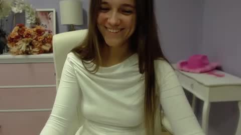 Snapshot of emilly_lust99 chatting on 01/16/25, 07:38 Emilly online show from 01/16/25, 07:38