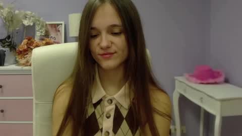 Snapshot of emilly_lust99 chatting on 01/27/25, 07:35 Emilly online show from 01/27/25, 07:35