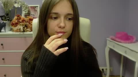 Snapshot of emilly_lust99 chatting on 02/18/25, 01:55 Emilly online show from 02/18/25, 01:55