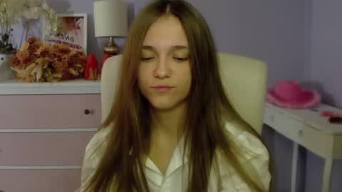 Snapshot of emilly_lust99 chatting on 03/07/25, 07:52 Emilly online show from 03/07/25, 07:52
