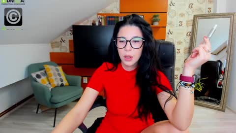 Snapshot of emillytaylor chatting on 02/06/25, 04:42 EmillyTaylor online show from 02/06/25, 04:42