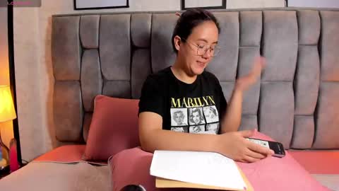 Emily online show from 02/22/25, 06:28