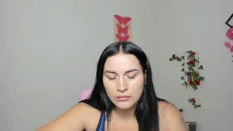 Snapshot of emily_coraline chatting on 09/23/25, 12:35 Emily online show from 09/23/25, 12:35