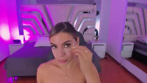 Snapshot of emily_ellen chatting on 09/25/25, 11:03 Emily online show from 09/25/25, 11:03