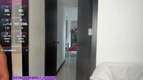 Snapshot of emily_huddson_ chatting on 02/23/25, 06:56 independet model online show from 02/23/25, 06:56