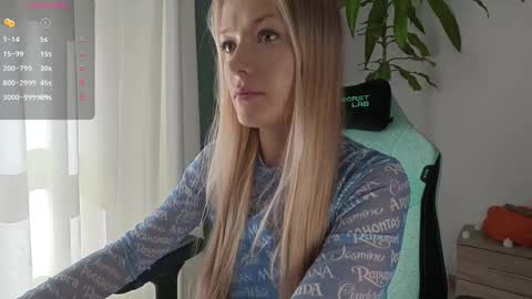 Snapshot of emily_jayreal chatting on 11/20/25, 10:26 Emily online show from 11/20/25, 10:26