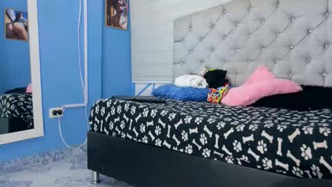 Emily jhon online show from 10/21/25, 02:18