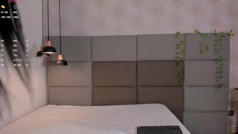 Snapshot of emily_luve chatting on 10/29/25, 08:21 emily_luve online show from 10/29/25, 08:21