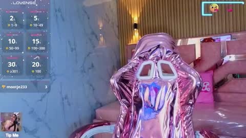 Emily  online show from 10/18/25, 08:53