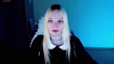 Snapshot of emily_nyaffe chatting on 02/21/25, 01:55 Lia online show from 02/21/25, 01:55