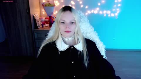 Snapshot of emily_nyaffe chatting on 02/22/25, 03:01 Lia online show from 02/22/25, 03:01