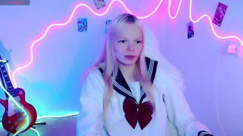 Snapshot of emily_nyaffe chatting on 09/29/25, 02:44 Lia online show from 09/29/25, 02:44