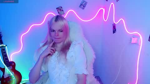 Lia online show from 10/27/25, 06:56