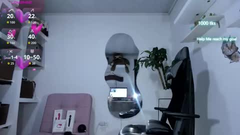 emily_palmeer online show from 09/19/25, 10:49