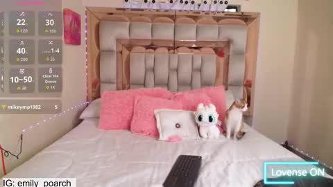 emily online show from 10/11/25, 10:19