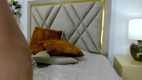 Snapshot of emily_queen7 chatting on 12/31/24, 04:38 Emily online show from 12/31/24, 04:38
