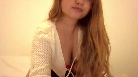 Snapshot of emily_ravee chatting on 10/15/25, 11:16 Emily online show from 10/15/25, 11:16