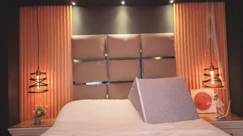 Emily online show from 11/12/25, 11:32