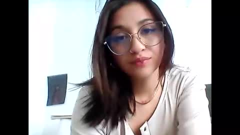 Snapshot of emily_smith29 chatting on 12/16/24, 07:00 emi online show from 12/16/24, 07:00