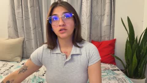 Snapshot of emily_smith29 chatting on 01/19/25, 12:17 emi online show from 01/19/25, 12:17