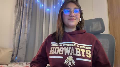 Snapshot of emily_smith29 chatting on 01/29/25, 05:19 emi online show from 01/29/25, 05:19
