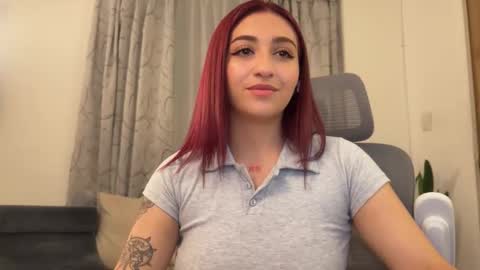 Snapshot of emily_smith29 chatting on 03/12/25, 02:30 emi online show from 03/12/25, 02:30