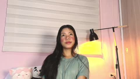 Snapshot of emily_sweett12 chatting on 09/10/25, 12:16 Emily online show from 09/10/25, 12:16