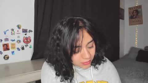 Snapshot of emily_vader chatting on 01/30/25, 04:37 emily_vader online show from 01/30/25, 04:37