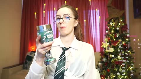 Lia online show from 01/05/25, 09:37