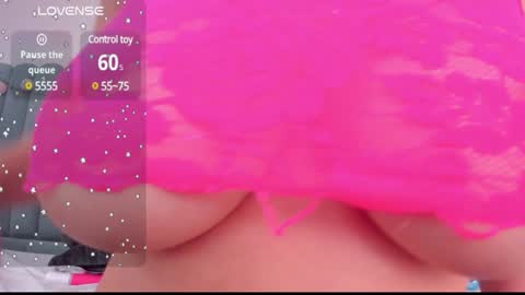 Snapshot of emilyandmarco_ chatting on 12/28/24, 10:03 Emilyyy online show from 12/28/24, 10:03