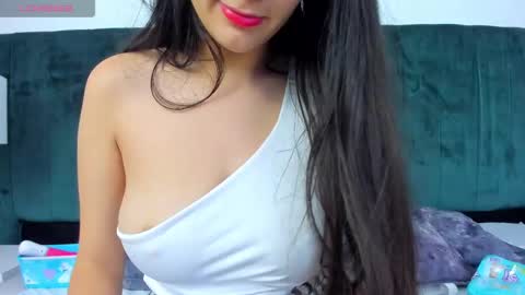 Snapshot of emilyandmarco_ chatting on 02/10/25, 01:24 Emilyyy online show from 02/10/25, 01:24