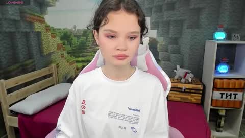 Emilyhaves online show from 09/22/25, 11:18