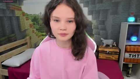 Emilyhaves online show from 10/13/25, 06:19