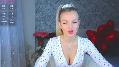 Snapshot of emilydancee chatting on 12/13/24, 06:42 emilydancee online show from 12/13/24, 06:42